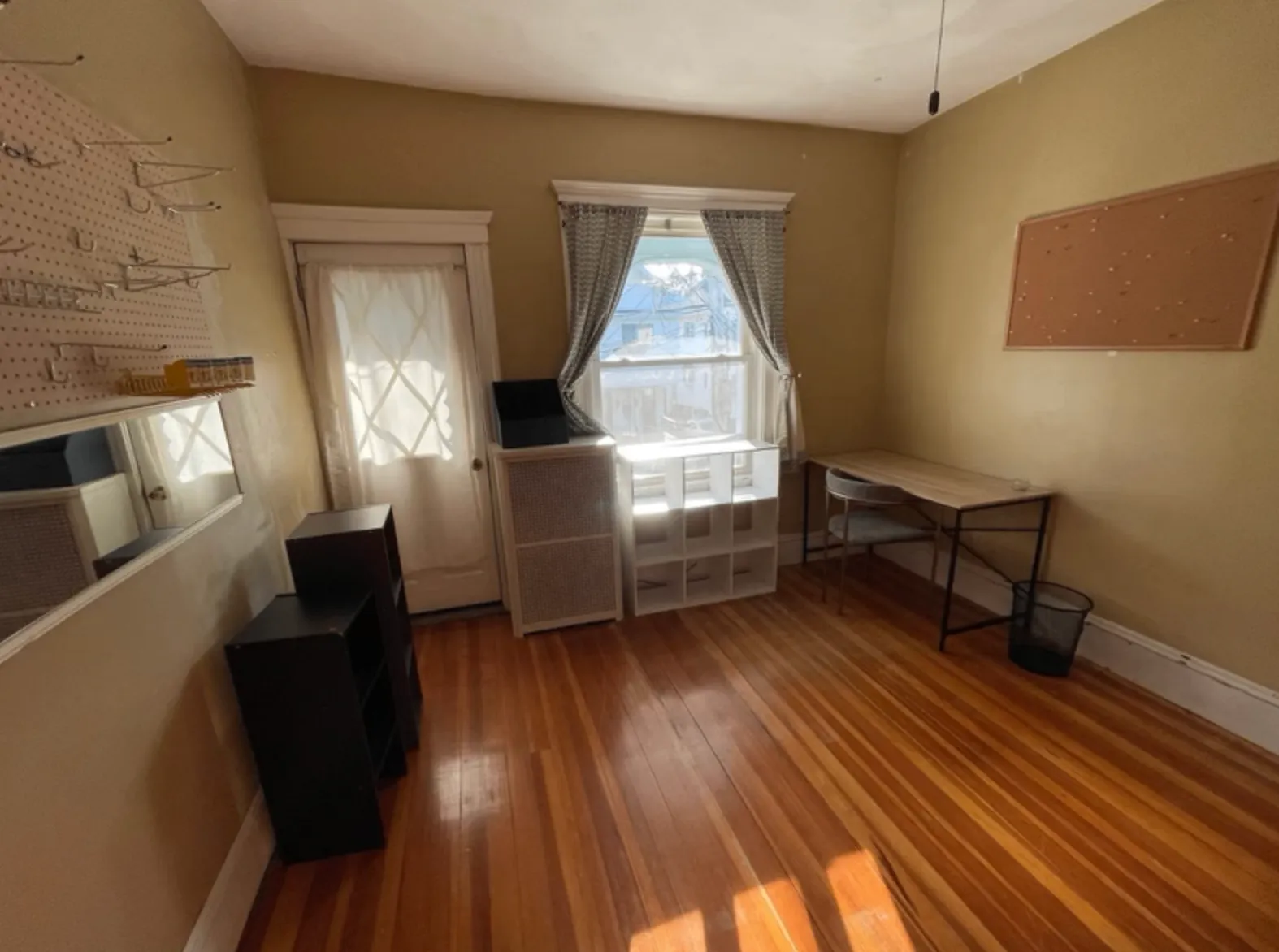 Summer 2025 sublet near Tufts — photo 1