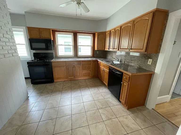 Spring 2025 sublet near Tufts — photo 6