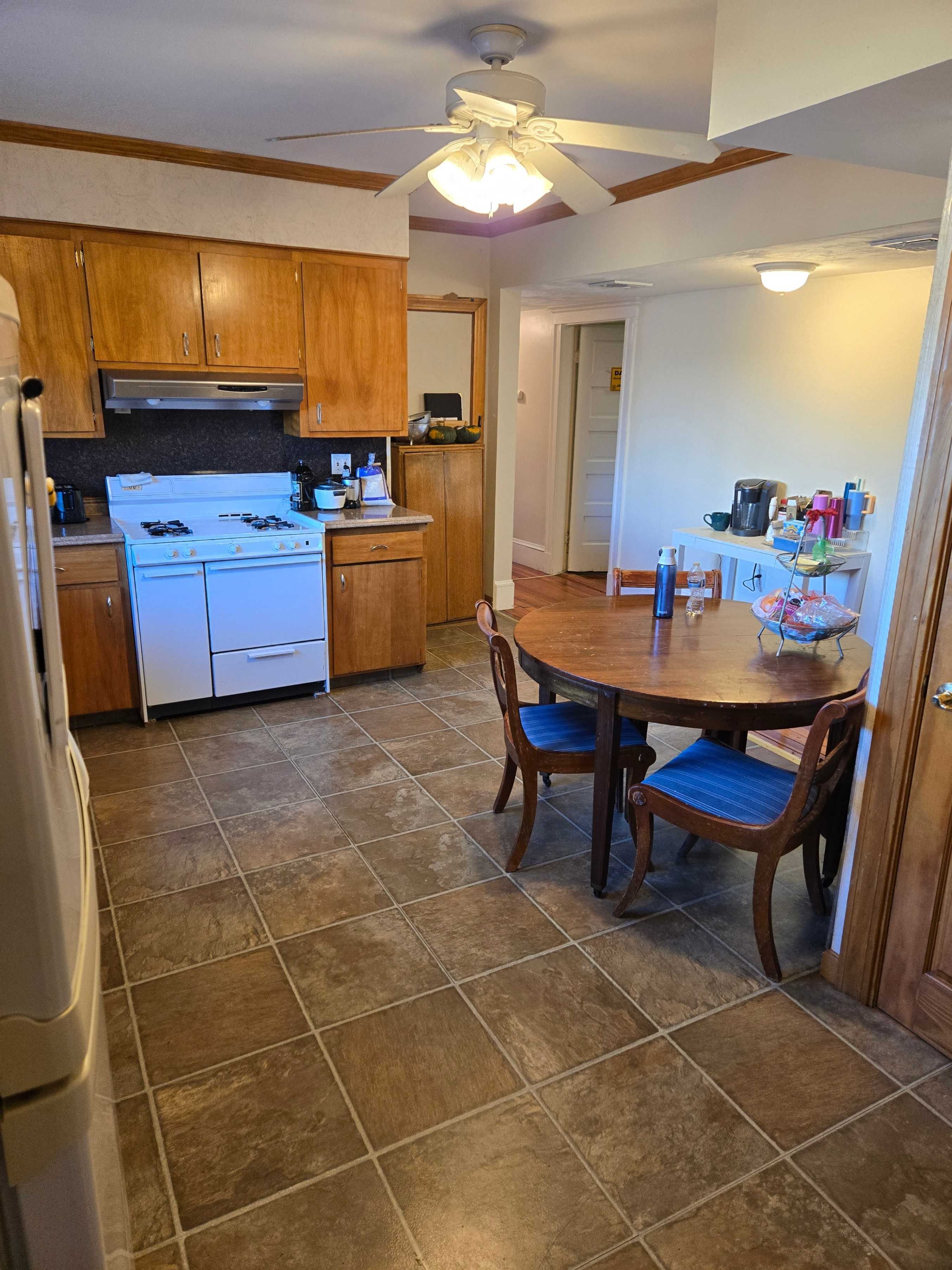 Spring 2025 sublet near Tufts — photo 3
