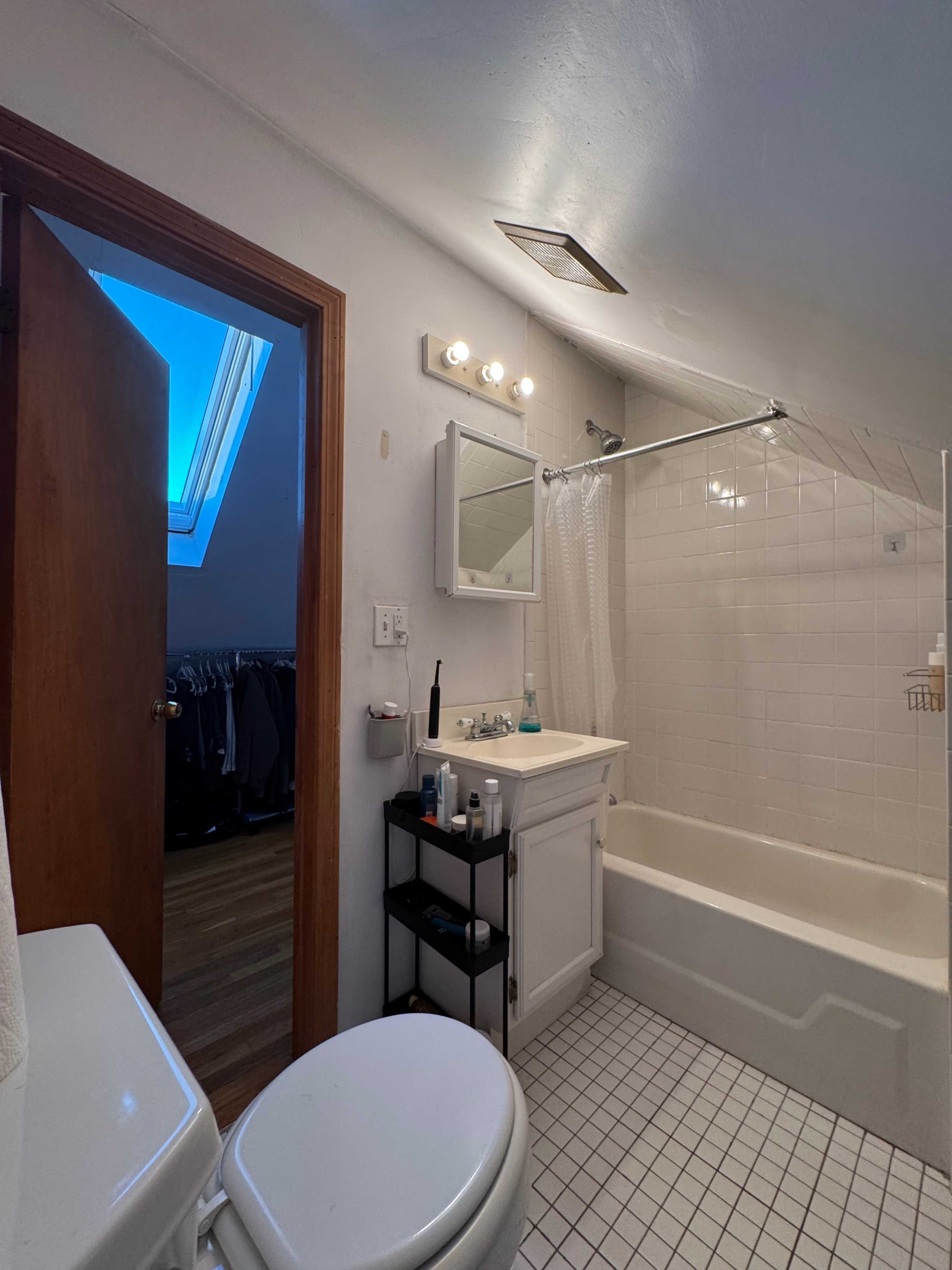Summer 2025 sublet near Tufts — photo 4