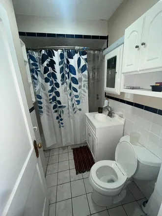 Summer 2026 sublet near Tufts — photo 3