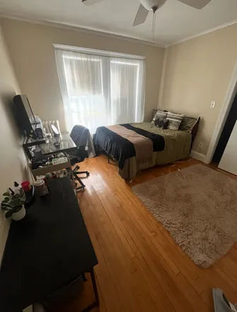 Summer 2026 sublet near Tufts — photo 2