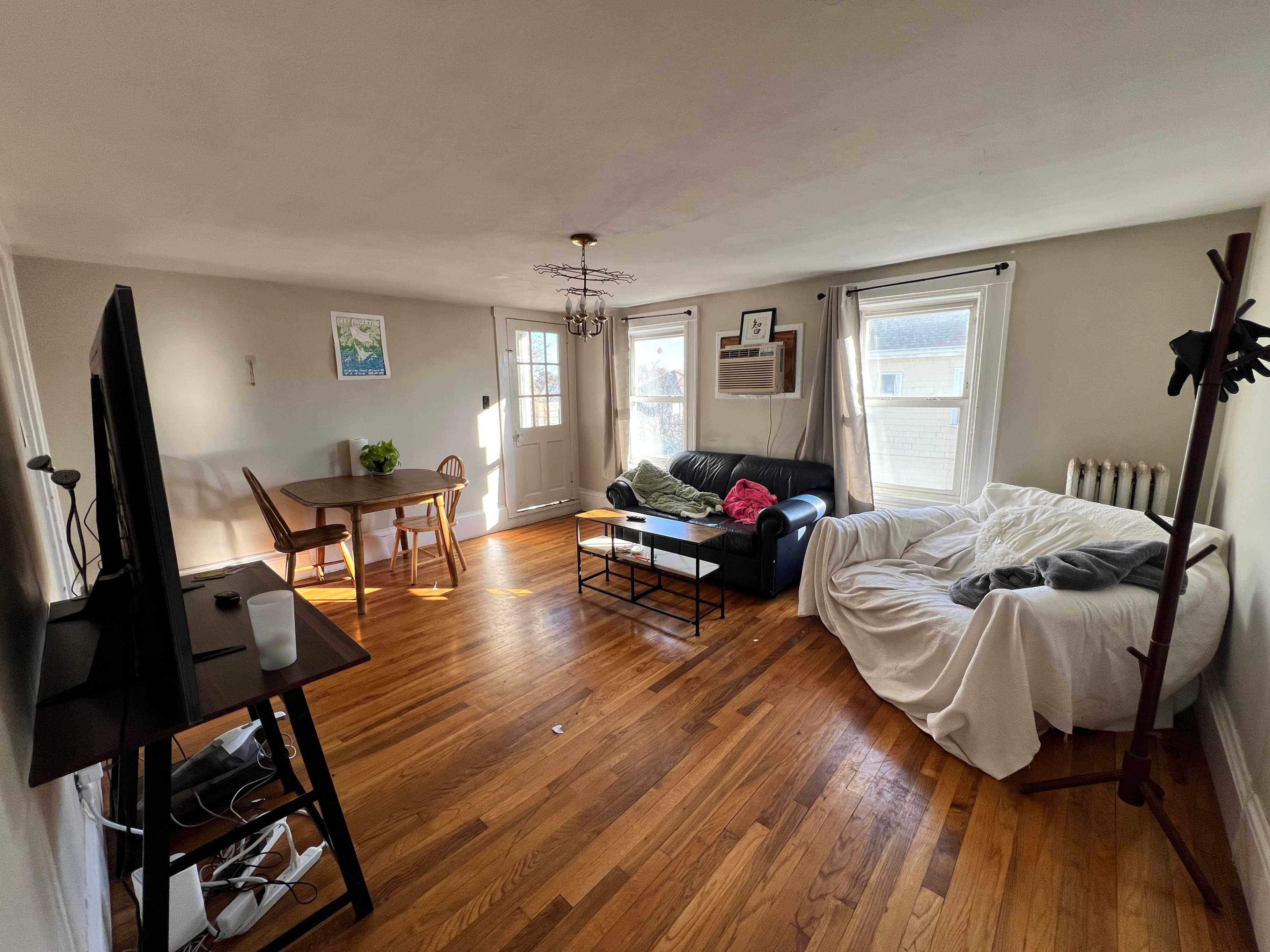 Spring 2025 sublet near Tufts — photo 1