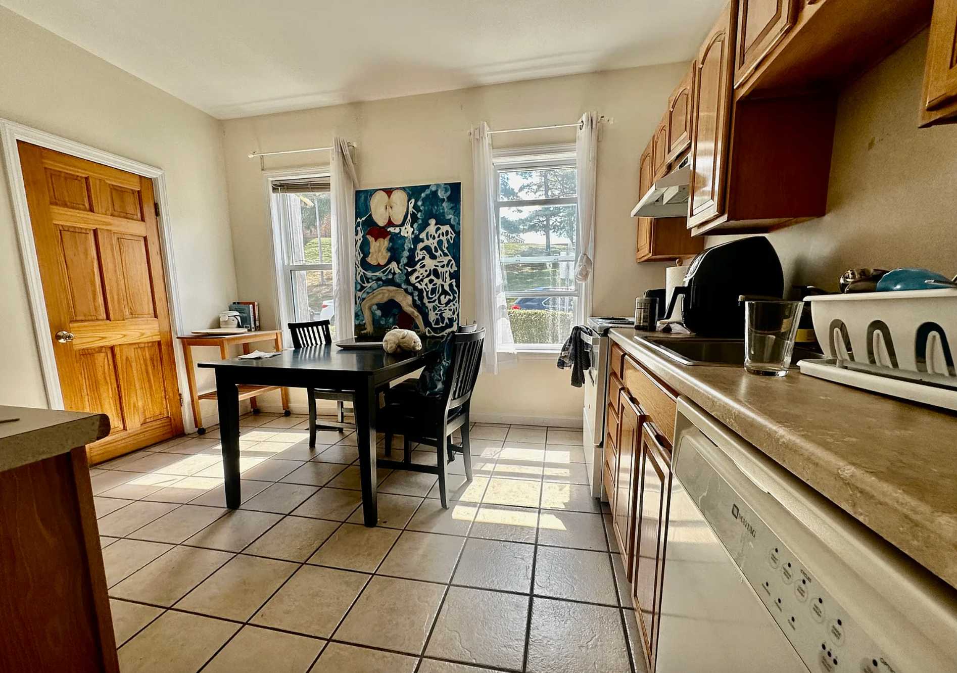 Summer 2025 sublet near Tufts — photo 4
