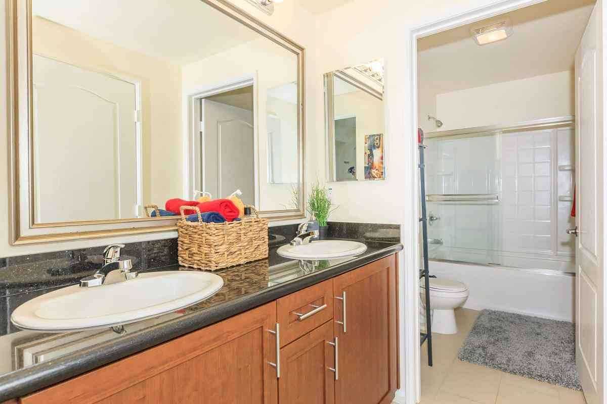 Summer 2025 sublet near USC — photo 6