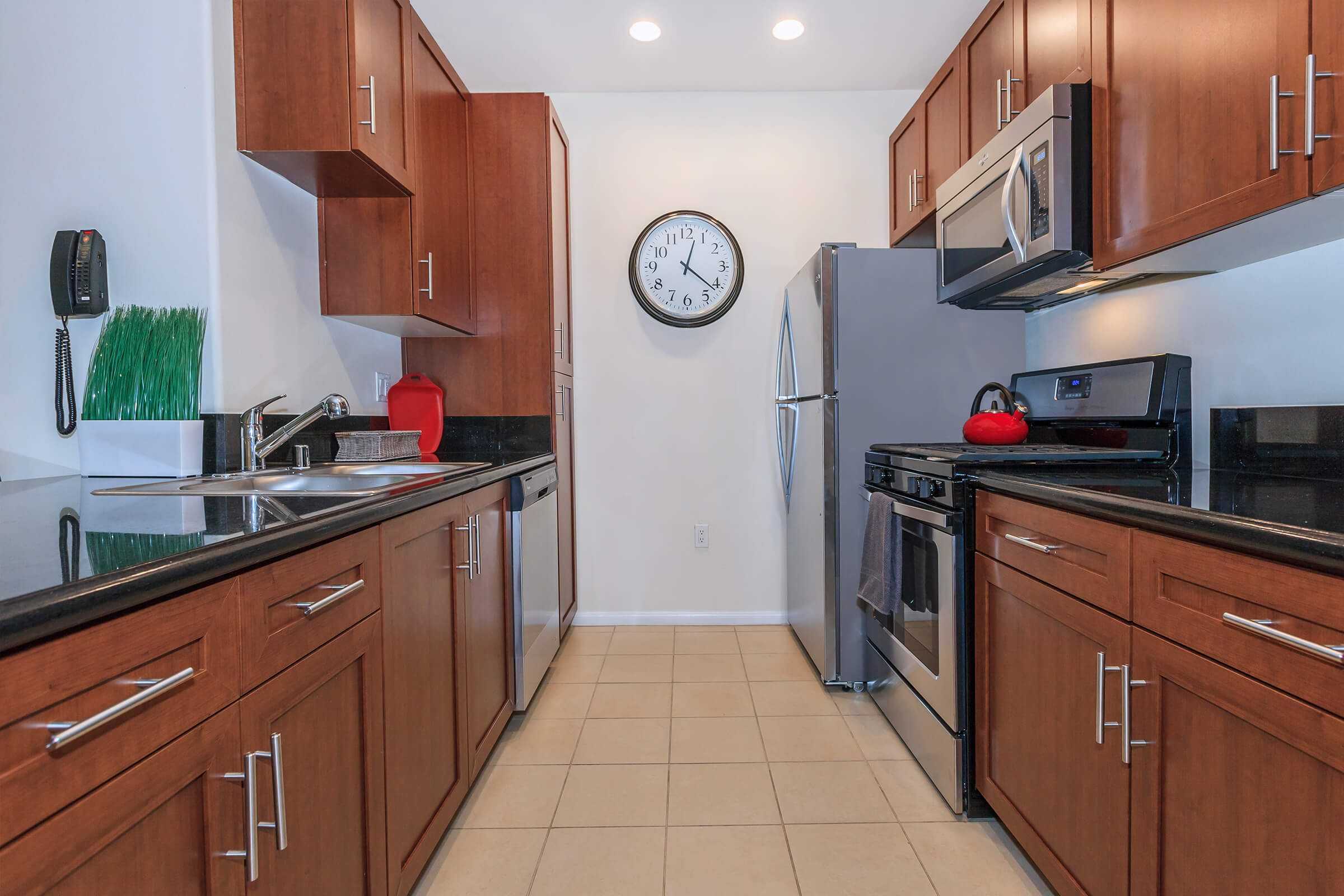 Summer 2025 sublet near USC — photo 4