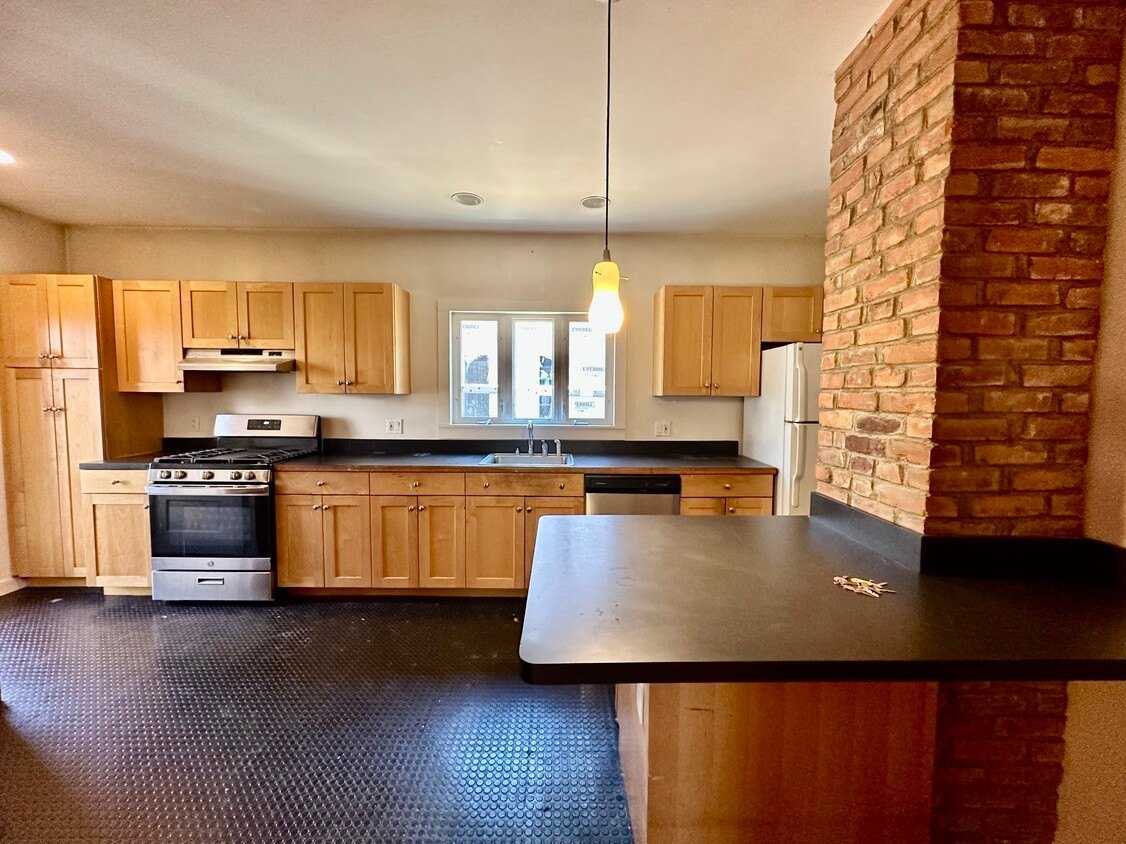 Spring 2026 sublet near Tufts — photo 1