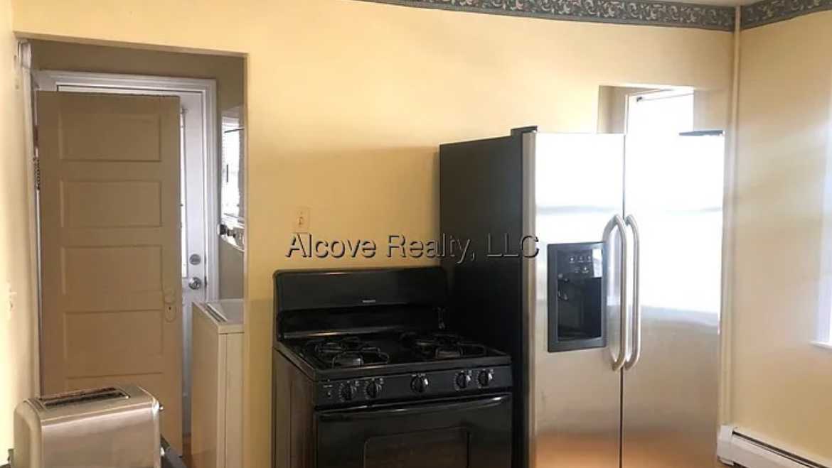 Summer 2025 sublet near Tufts — photo 3