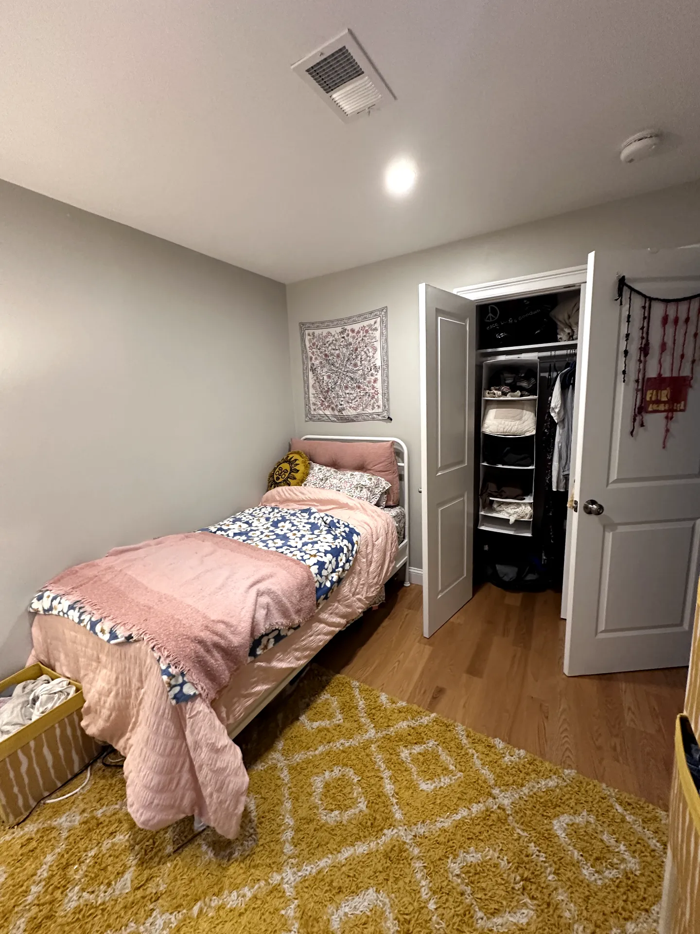 Spring 2026 sublet near Tufts — photo 1