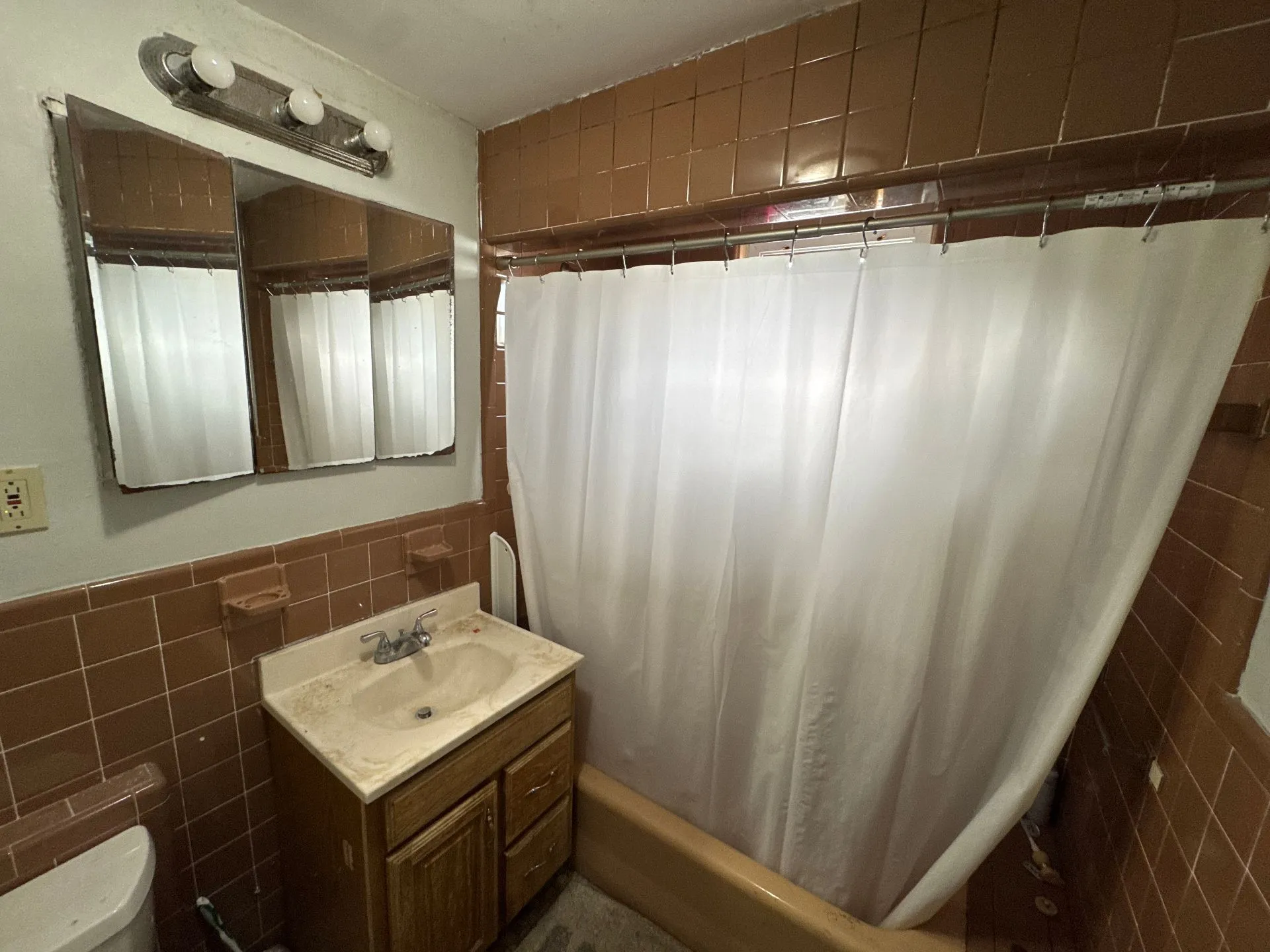 Summer 2025 sublet near Tufts — photo 3