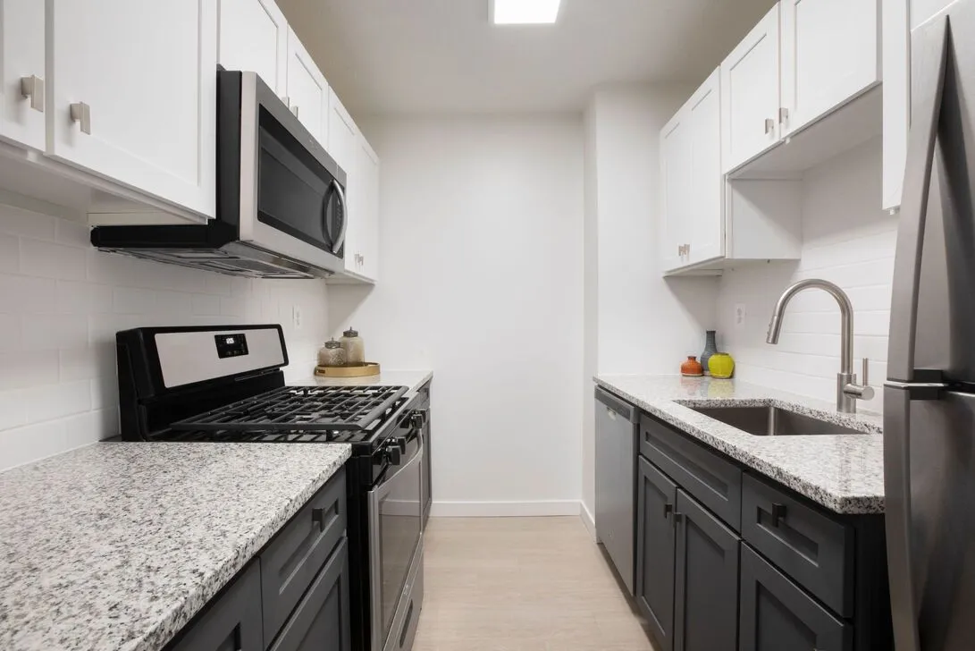 Summer 2025 sublet near Northeastern — photo 2