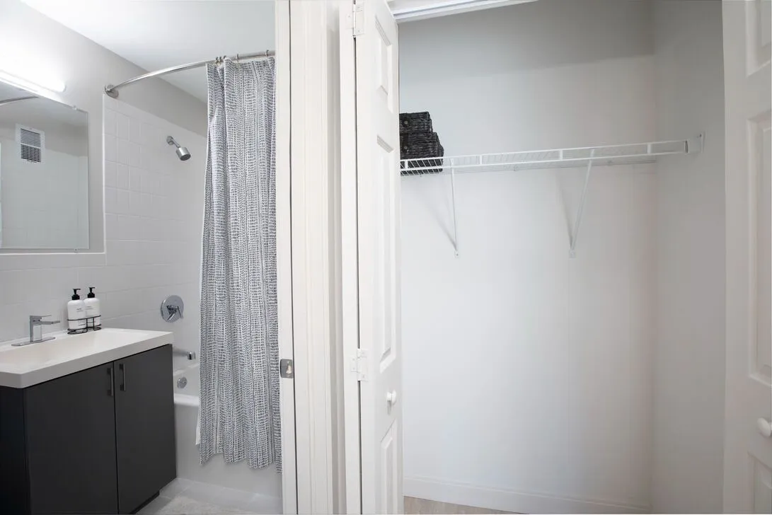 Summer 2025 sublet near Northeastern — photo 1
