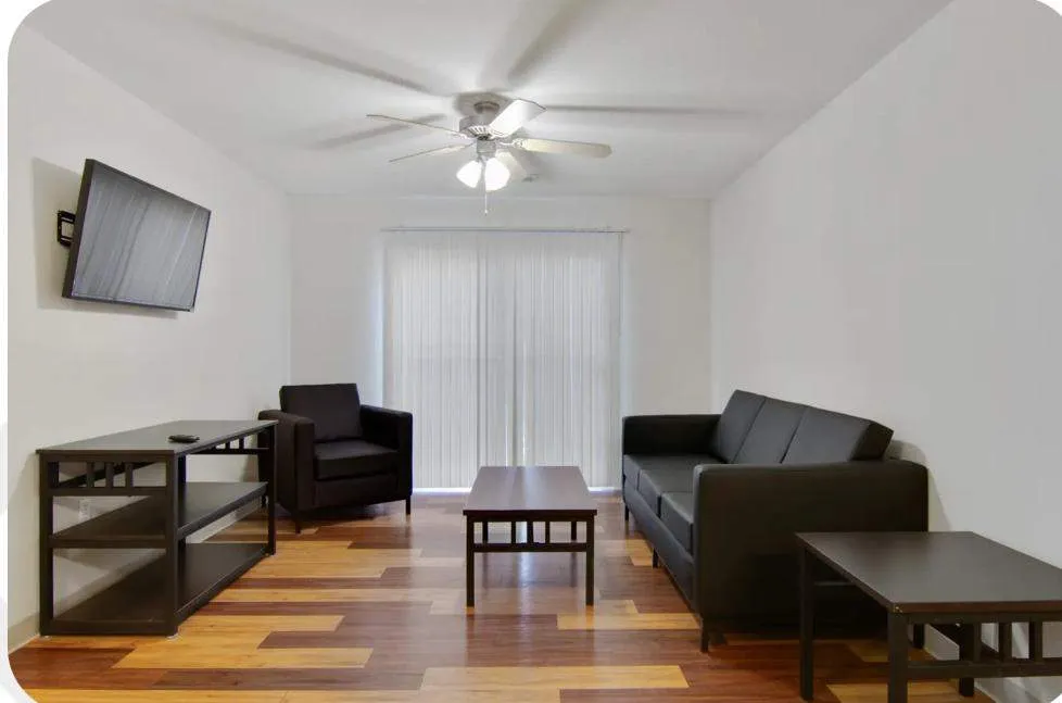 Summer 2025 sublet near Missouri State — photo 4