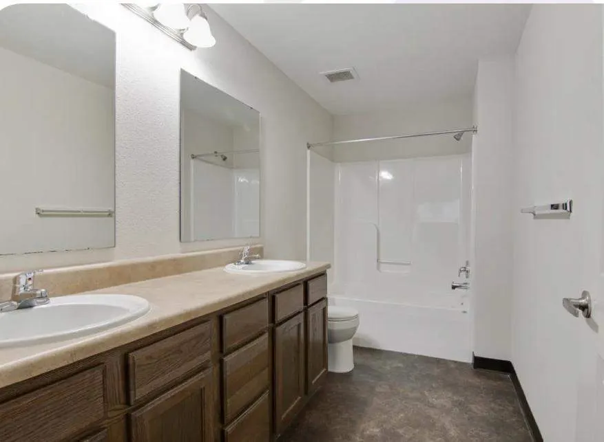 Summer 2025 sublet near Missouri State — photo 3