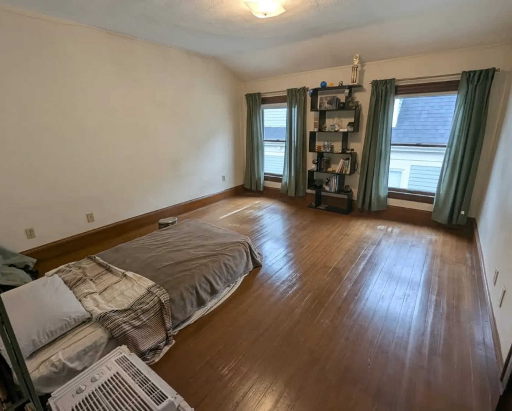 Summer 2025 sublet near Tufts — photo 5