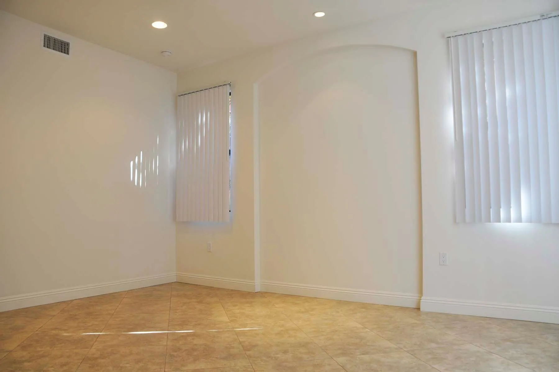 Fall 2025 sublet near UCLA — photo 2