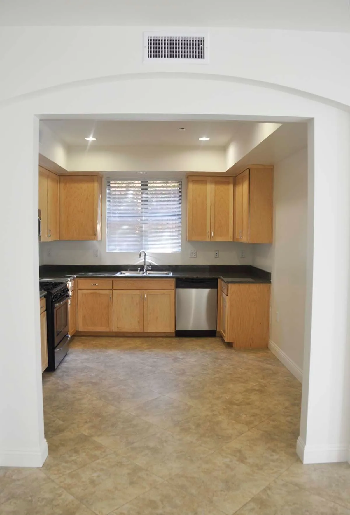 Fall 2025 sublet near UCLA — photo 4