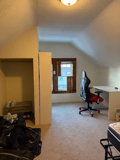 Summer 2025 sublet near Tufts — photo 3