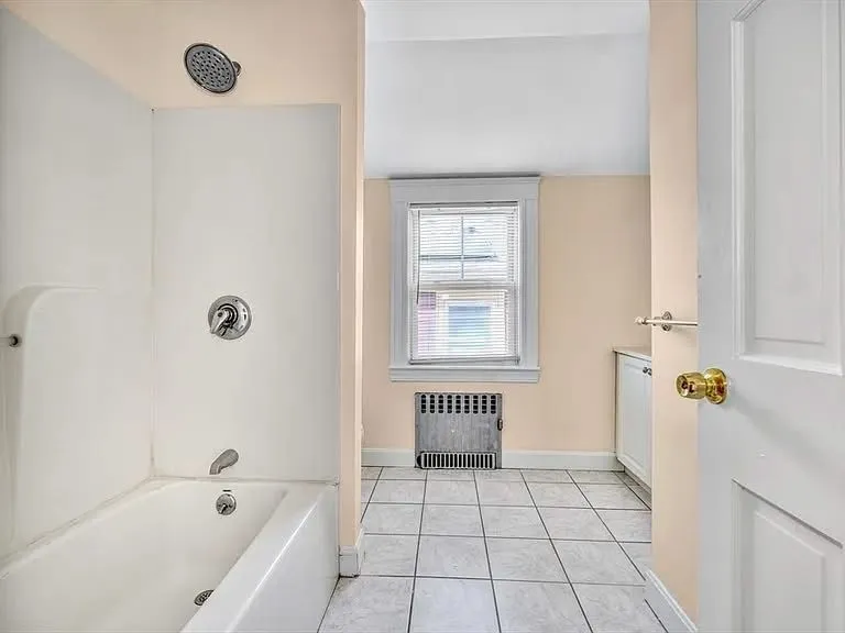 Summer 2025 sublet near Tufts — photo 5
