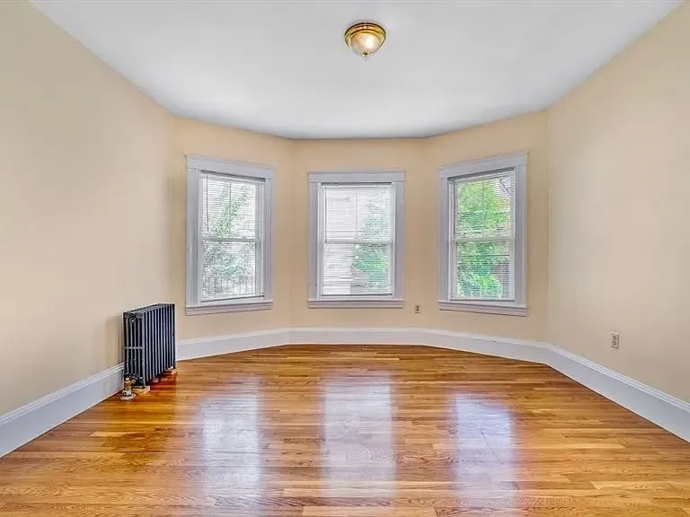Summer 2025 sublet near Tufts — photo 3