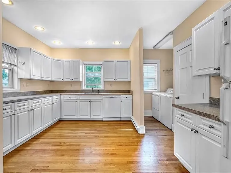 Summer 2025 sublet near Tufts — photo 2