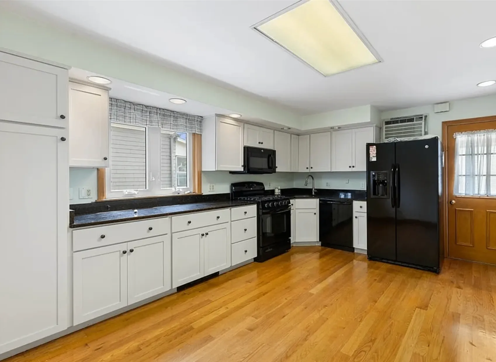 Spring 2027 sublet near Tufts — photo 6