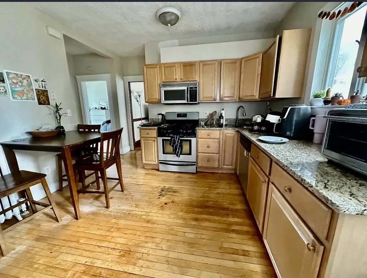 Spring 2026 sublet near Tufts — photo 3