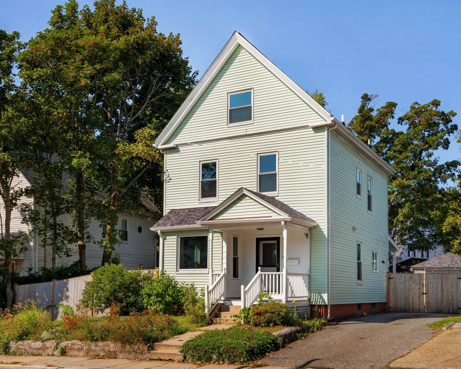 Fall 2026 sublet near Tufts — photo 1