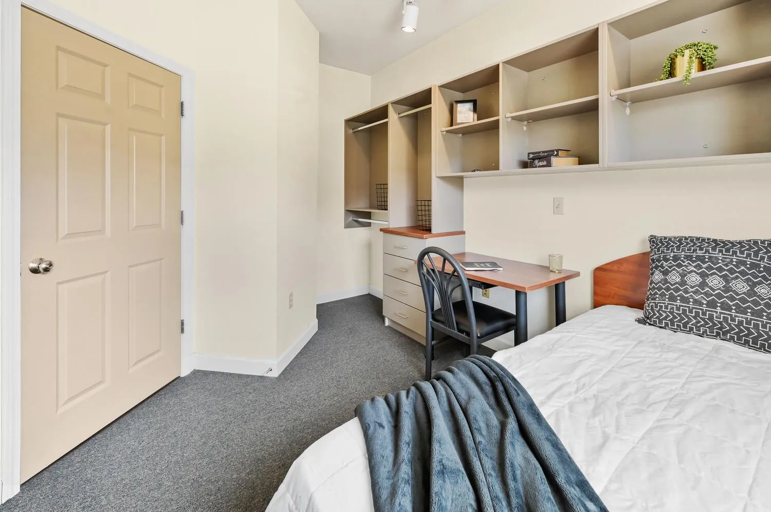 Spring 2026 sublet near UIUC — photo 3