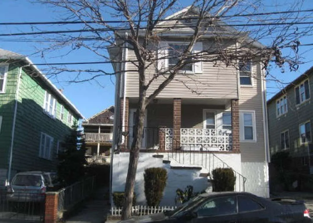 Spring 2026 sublet near Tufts — photo 3