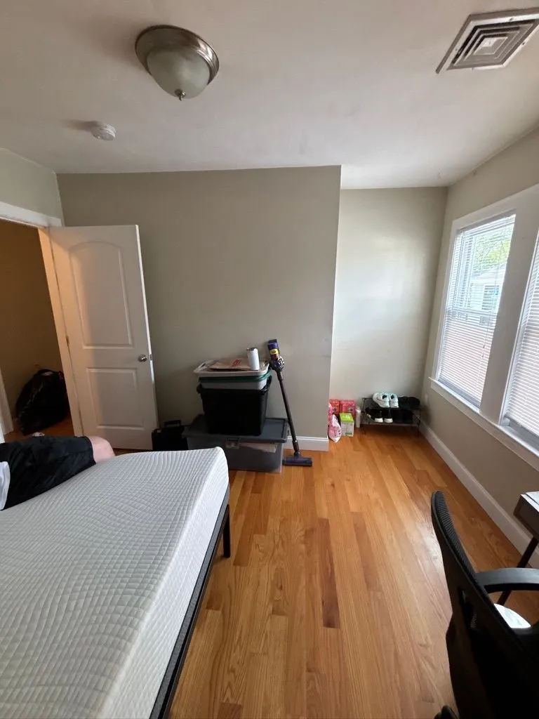 Spring 2026 sublet near Tufts — photo 4