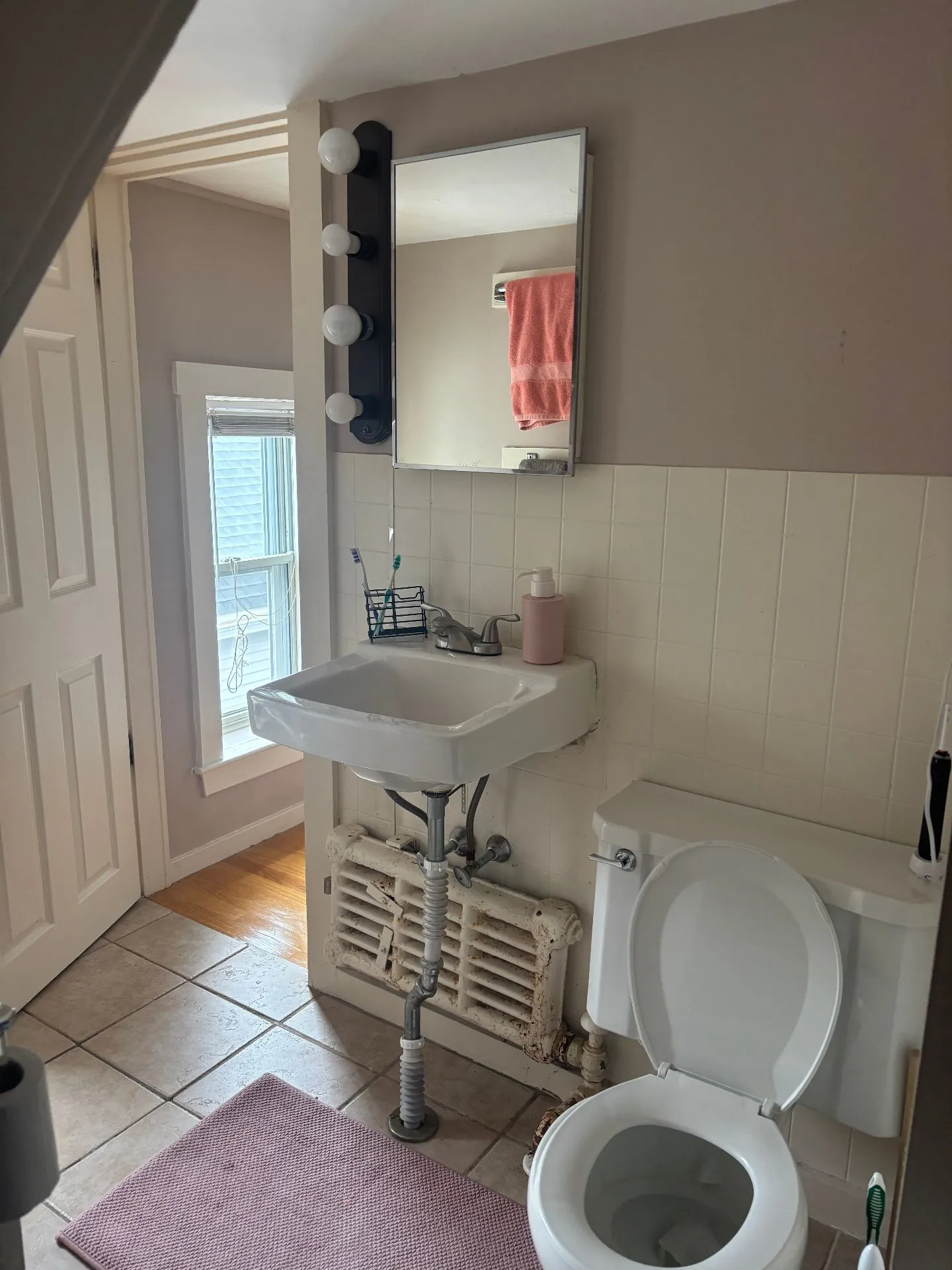 Summer 2026 sublet near Tufts — photo 3