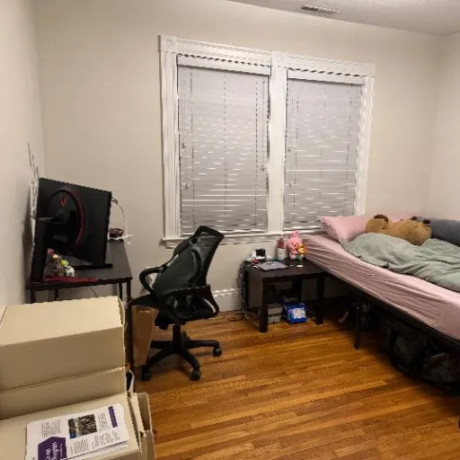 Summer 2026 sublet near Tufts — photo 3