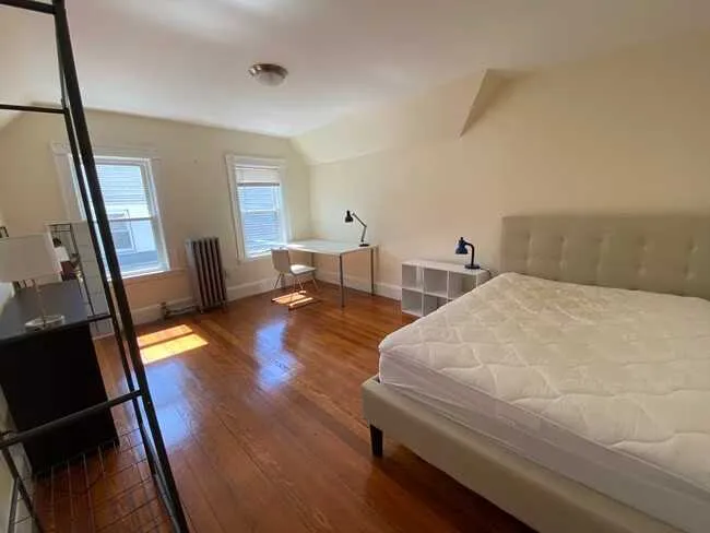 Summer 2026 sublet near Tufts — photo 6