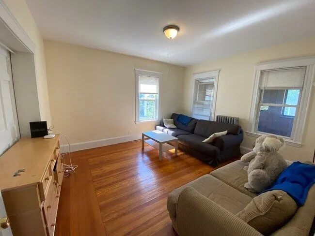 Summer 2026 sublet near Tufts — photo 2