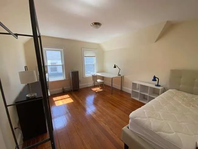 Summer 2026 sublet near Tufts — photo 4