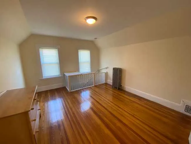 Summer 2026 sublet near Tufts — photo 5
