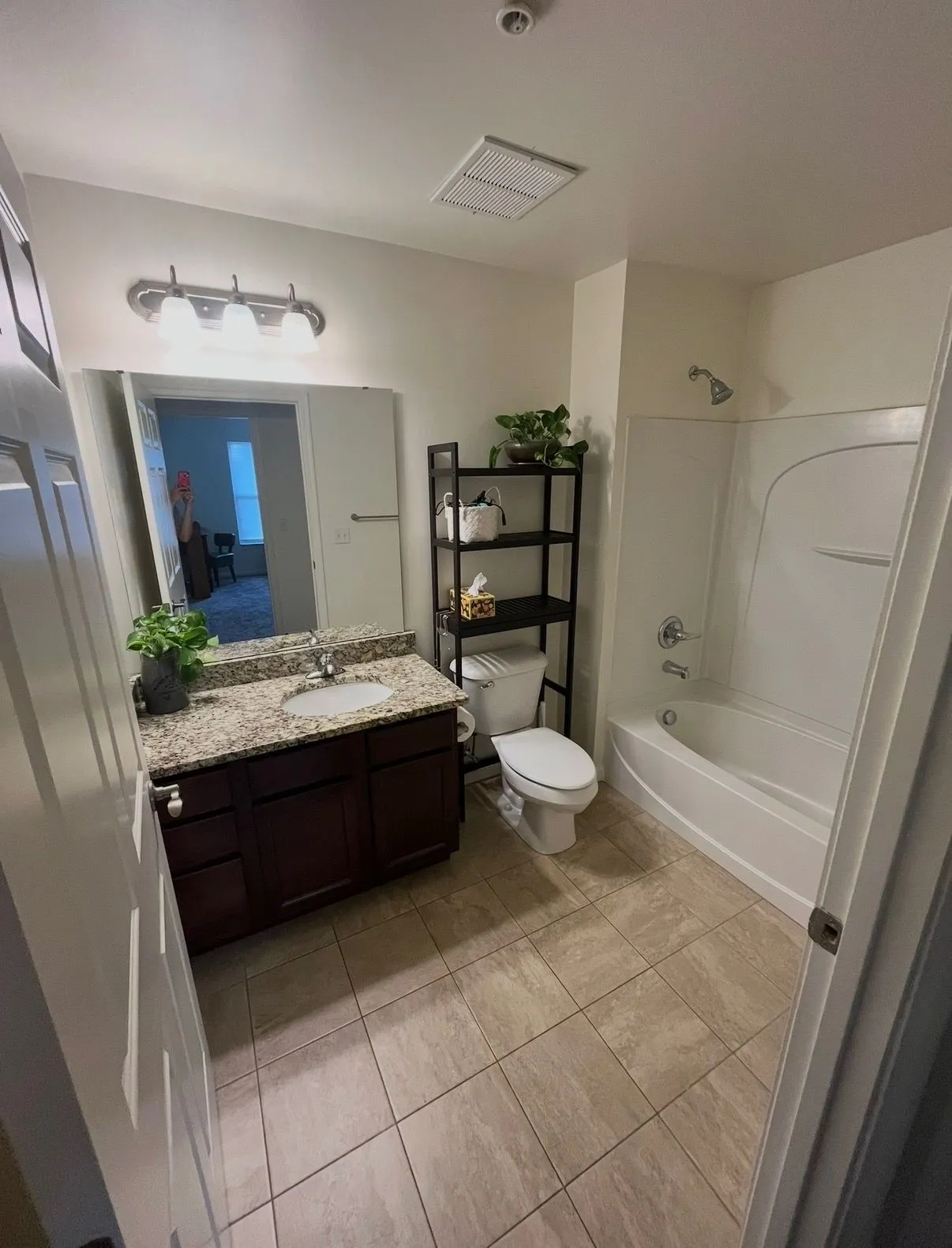 Summer 2026 sublet near UCincinnati — photo 3