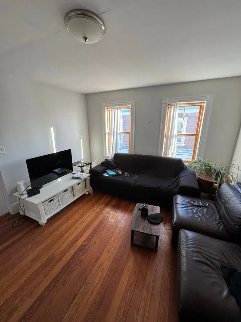Summer 2026 sublet near Tufts — photo 2