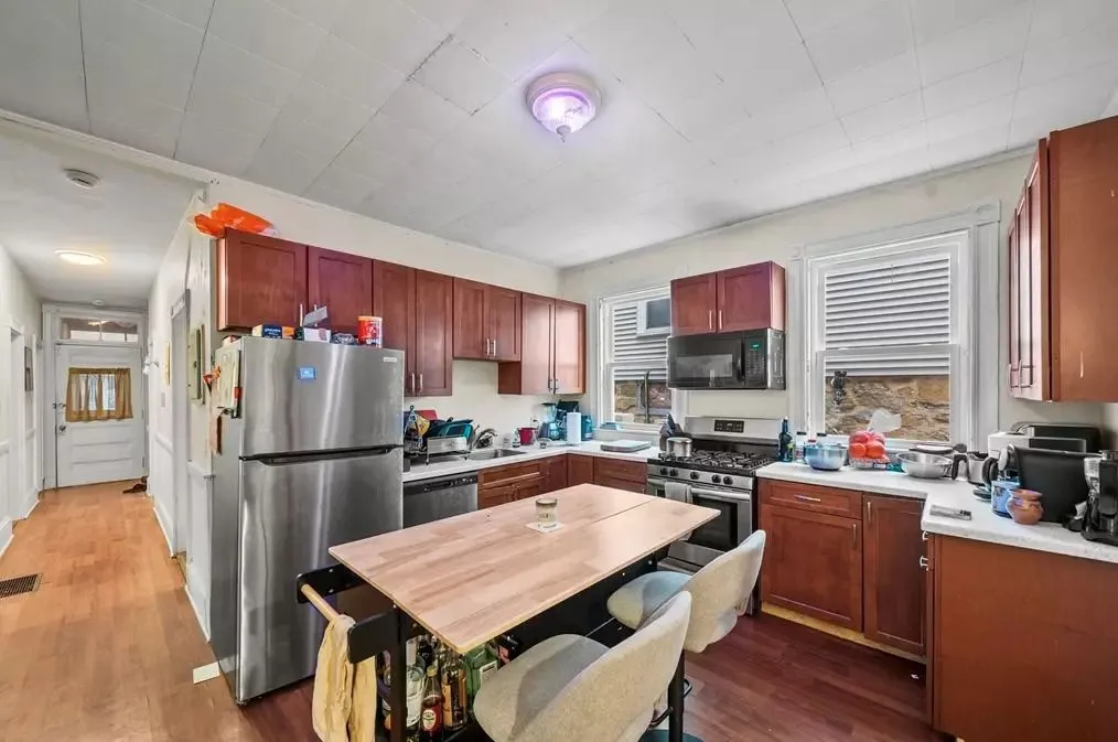 Summer 2026 sublet near Northeastern — photo 3